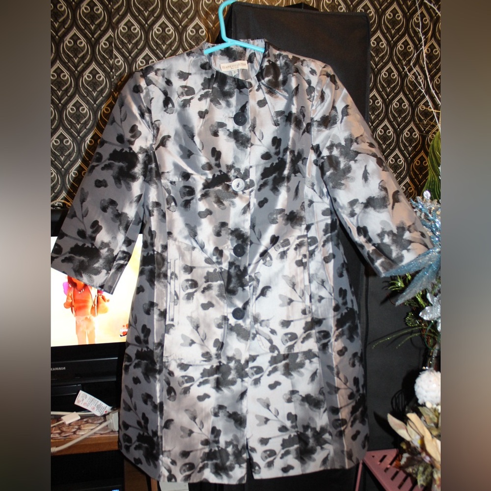 Elegant Women's Black and Gray Trench Coat